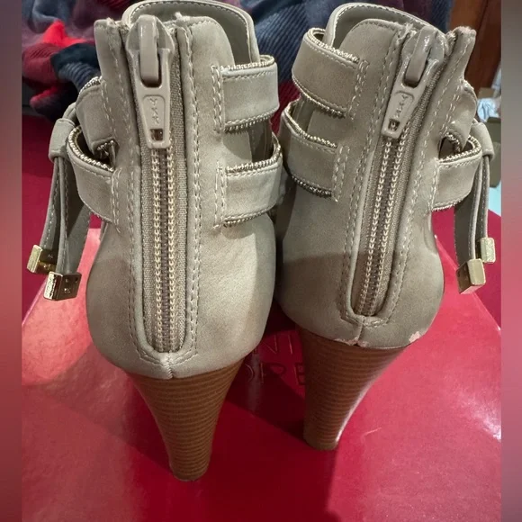 Jennifer Lopez Taupe Cutout Strappy High Heel Ankle Boots - Picture 5 of 11